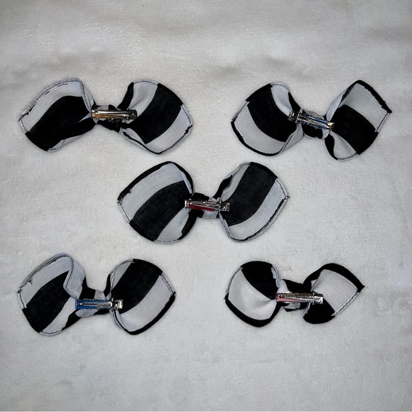 Black and White Striped Rockabilly Bandana Knotted Hair Bow - Picture 10 of 11